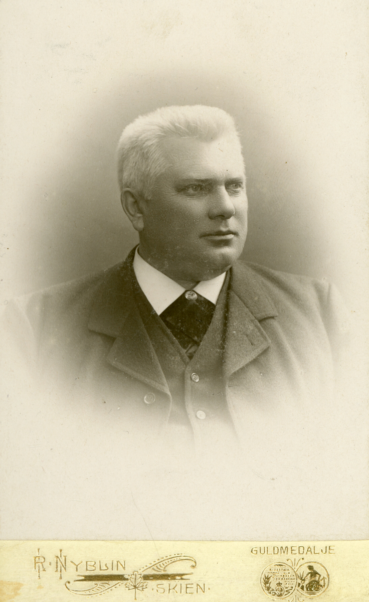 Visittkortfoto av Halvor Borgen