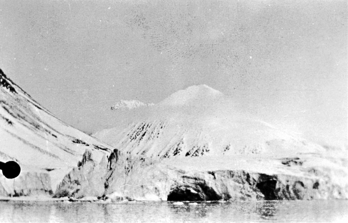 Isbre, fjell, breelv, Svalbard