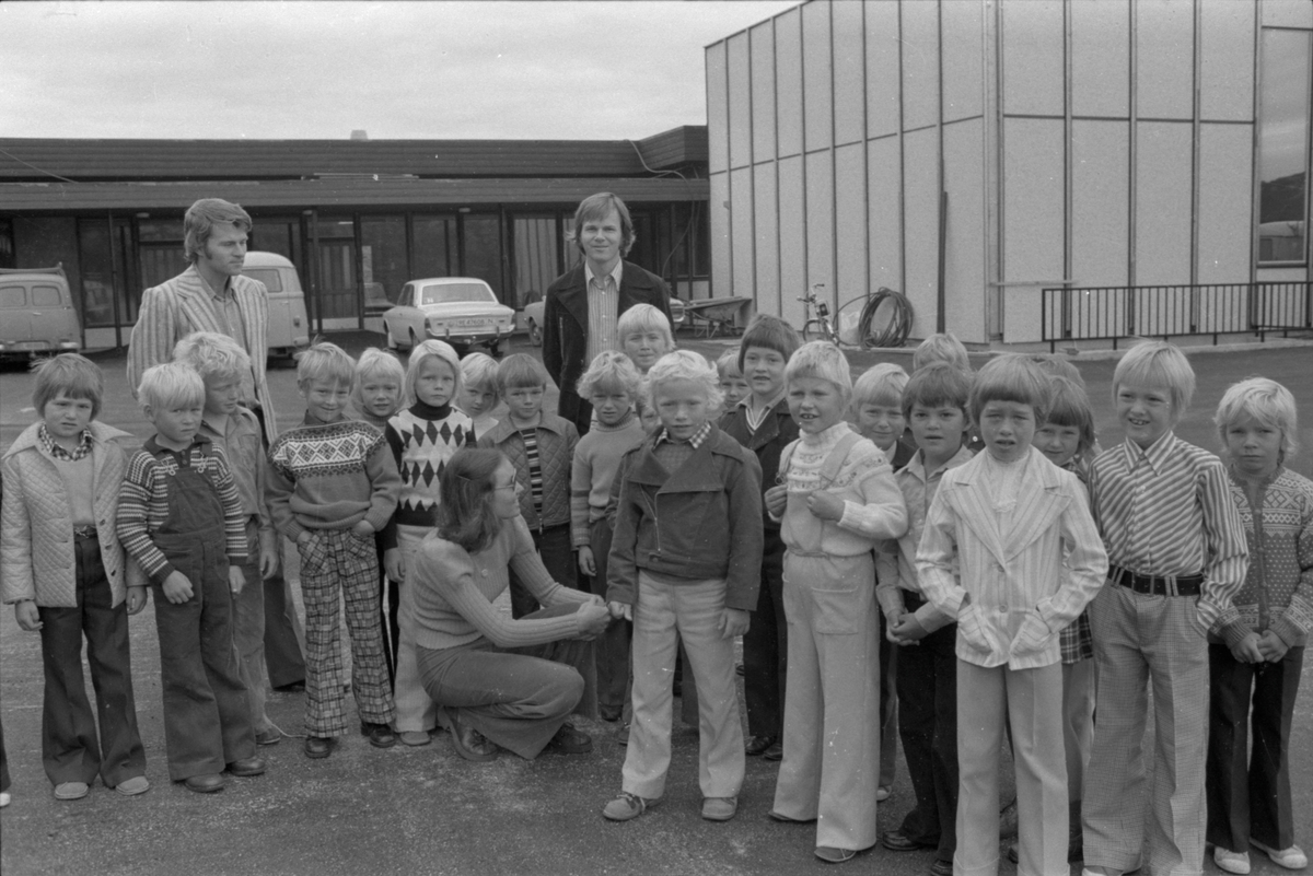 Første skoledag ved Eigerøy skole, august 1974.