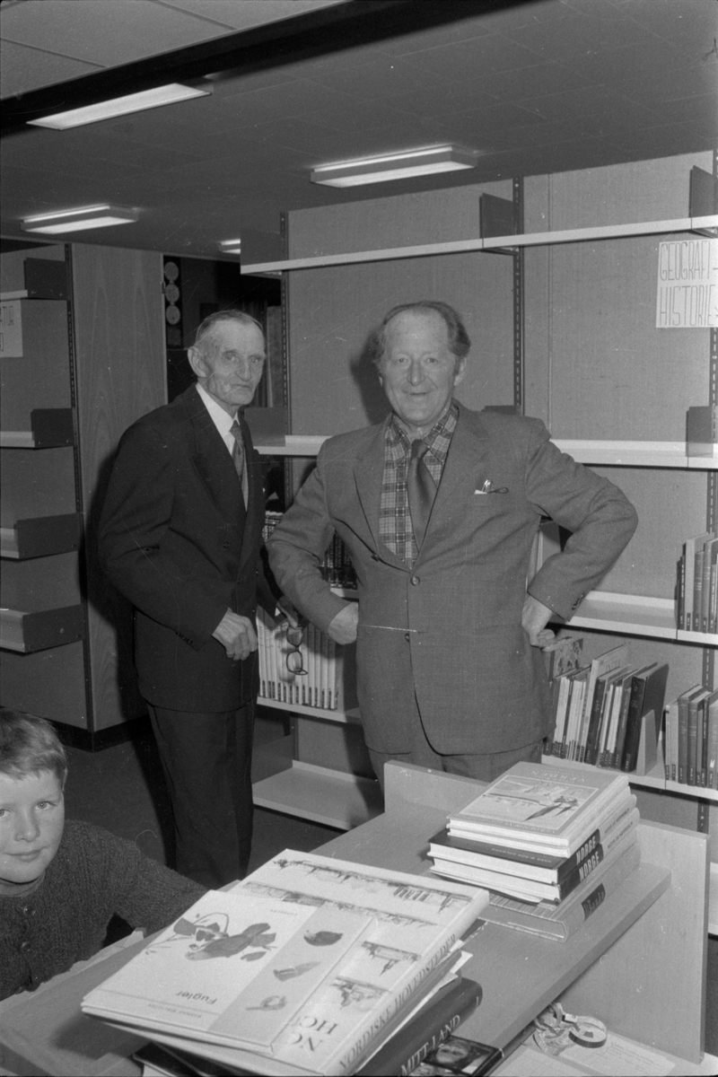 Besteforeldre på skolebesøk, 21. april 1975.