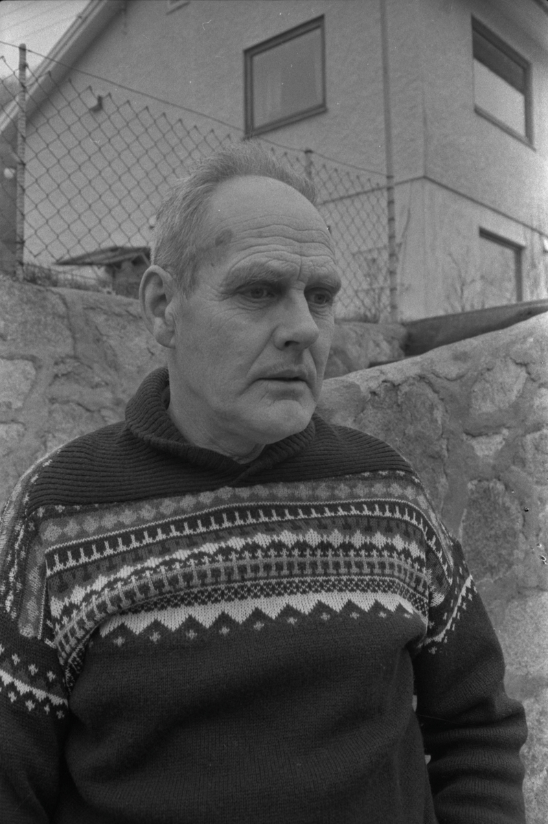 Fyrmester Hans Hansen, Lille Presteskjær fyr, mars 1972.