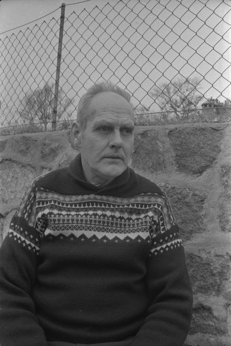 Fyrmester Hans Hansen, Lille Presteskjær fyr, mars 1972.