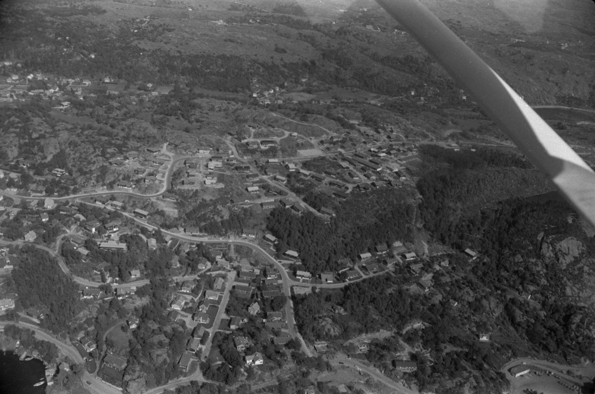 Luftbilde av Lindøyveien, Prestegårdsveien og Golan, april 1975.