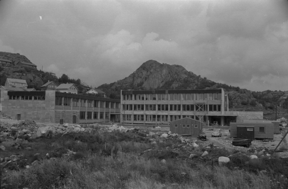 Handelsskolen og yrkesskolen på Lagård, 1970.