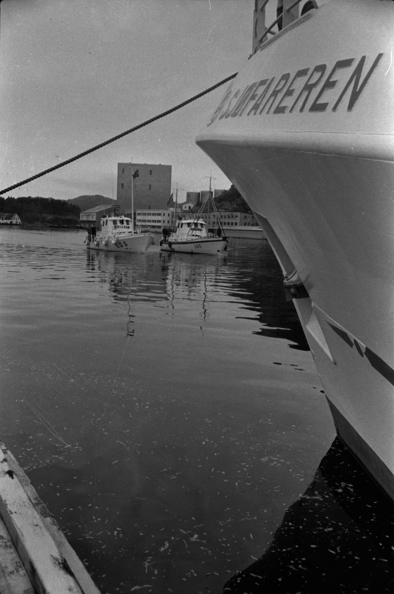 Losbåtene "Egerøy" og "Songvår" på havnen, ca. 1973.