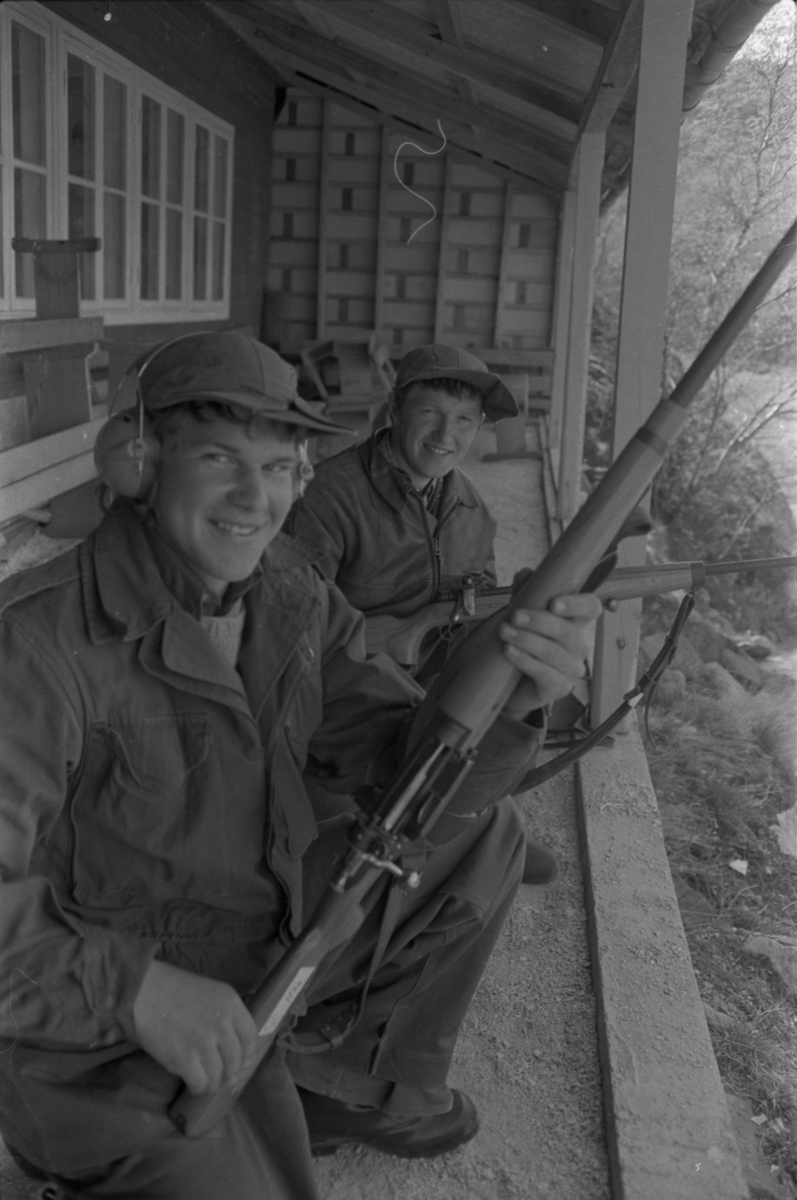 Skytterhuset på Fotland, ca. 1973. Omskyting om gylf-feltmedaljer.