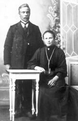 Ole Peter Hay, f.1887 Nordfjord med kona Borghild Hay, f.189