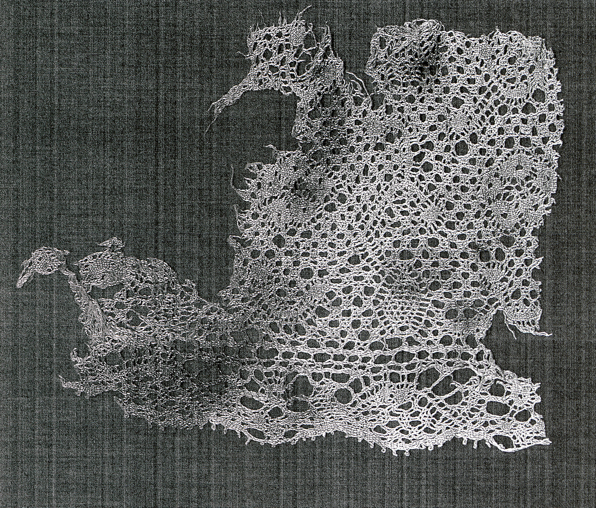 Bilde frå gravkjellaren under Bø gamle kyrkje.