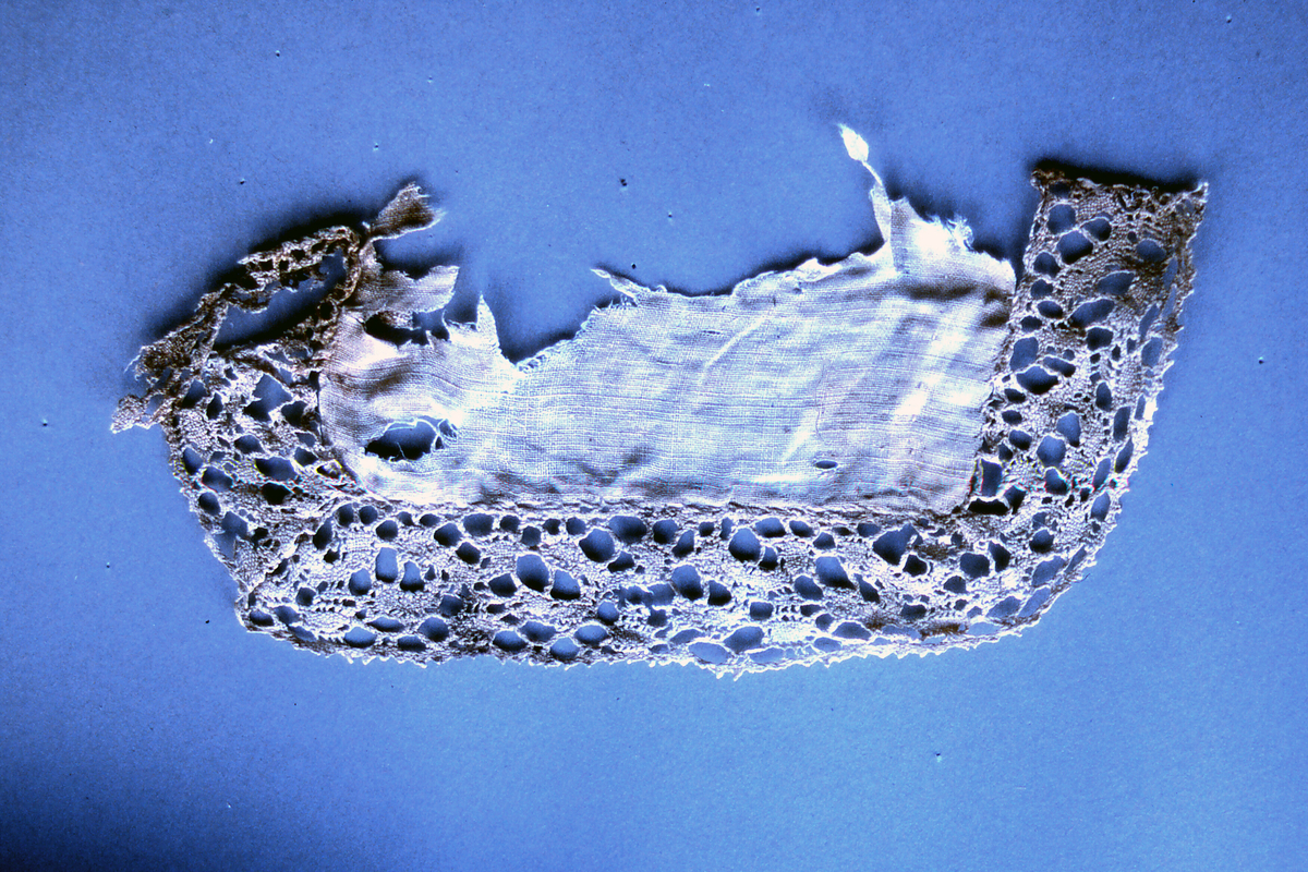 Bilde frå gravkjellaren under Bø gamle kyrkje.
