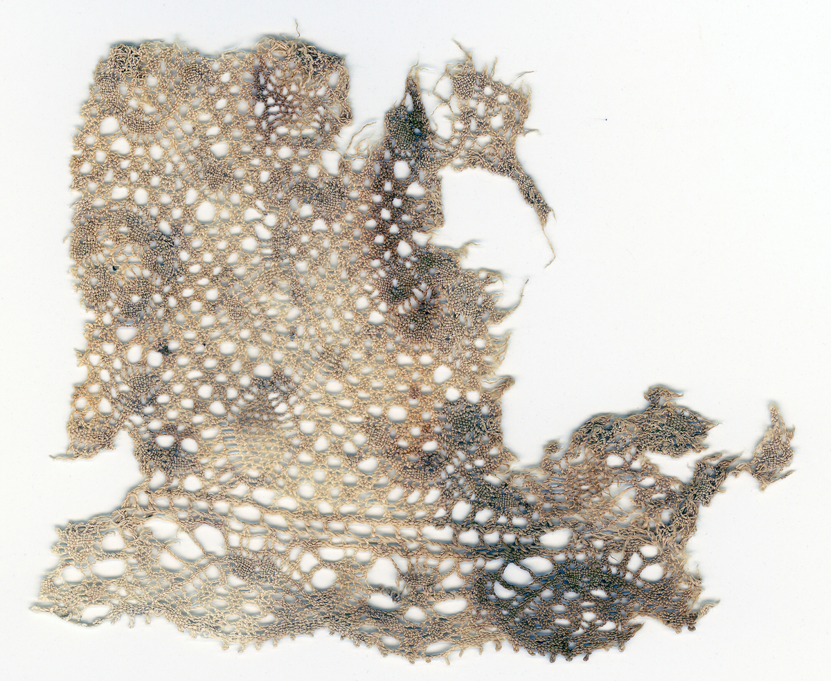 Bilde frå gravkjellaren under Bø gamle kyrkje.