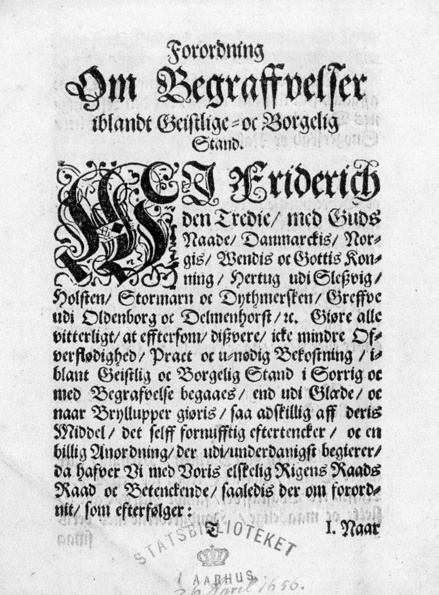 Bilde frå gravkjellaren under Bø gamle kyrkje.