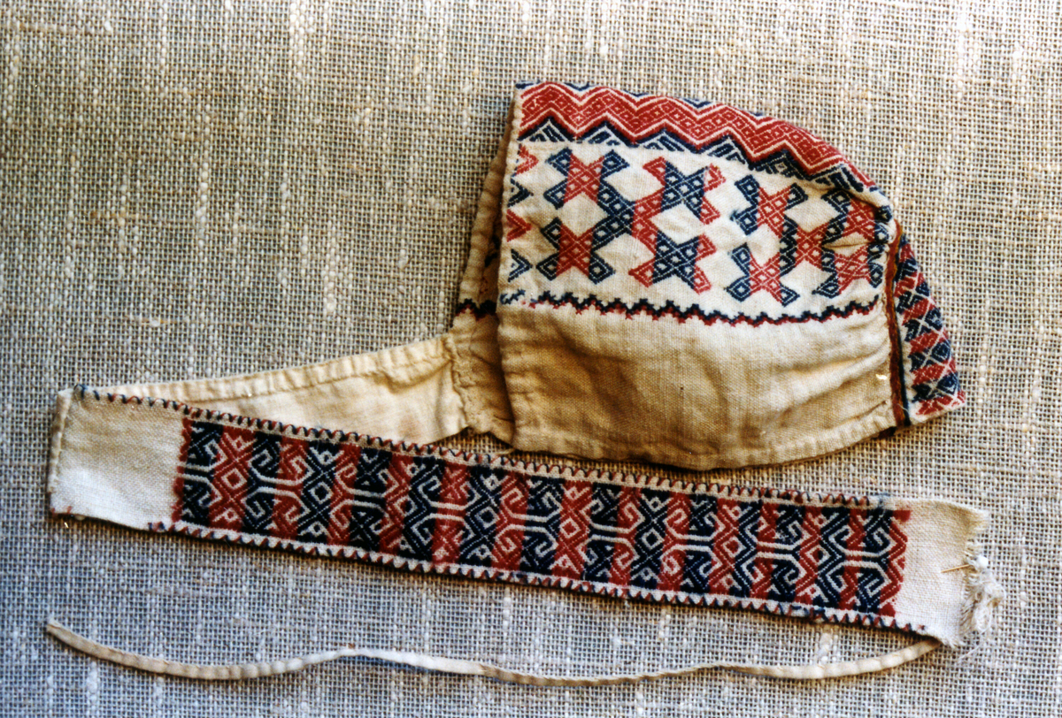 Bilde frå gravkjellaren under Bø gamle kyrkje.