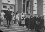 Hugo ? talar å Larasettets vägnar den 20 juni 1931. Bilder från Barnsjukhusets invigning i Linköping. Invigningen av Blåklintshemmet år 1931. Bilder från Blåklintshemmets invigning år 1931.