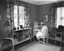 Syster Anna Ullas på Blåklintshemmet. Fotografier tagna vid invigningen av barnsjukhuset den 20 juni 1931. Bilder från Barnsjukhusets invigning i Linköping. Invigningen av Blåklintshemmet år 1931. Bilder från Blåklintshemmets invigning år 1931.