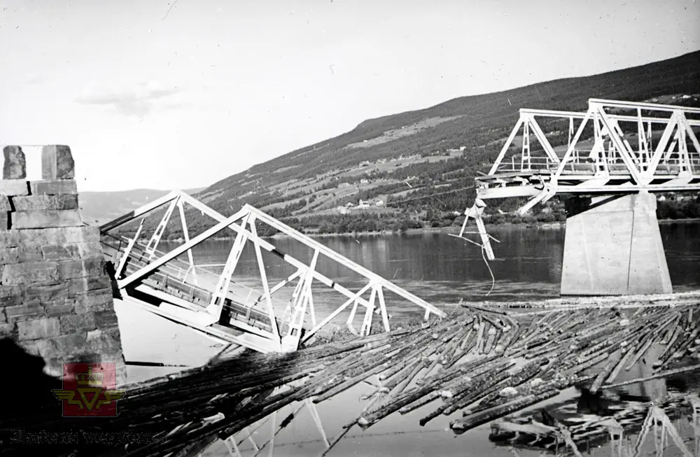  Hundorp bru i Gudbrandsdalen - Krigsskadde og sprengte veibruer  1940
