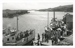 Tryckt text på kortet: "Kostersundet."
"Foto & Ensamrätt: A/