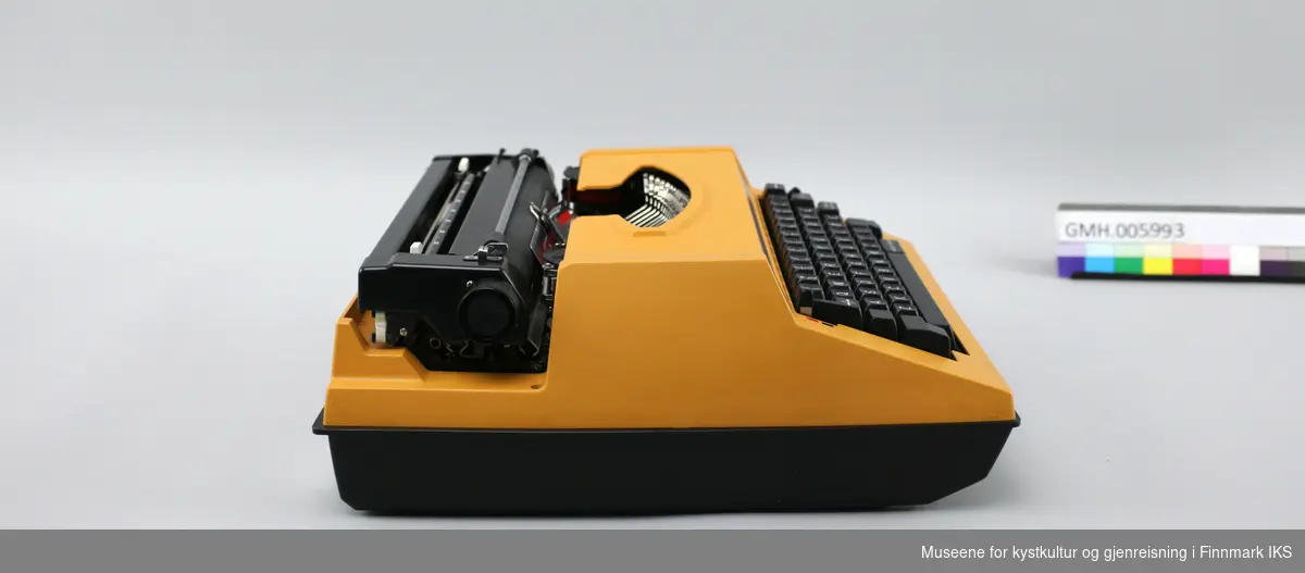 Den elektriske skrivemaskinen Brother Electric 3600 har en kropp av svart og oransje plast. Tastaturet er tilpasset norske bokstaver. Det kan skrives på et tofarget fargebånd, der man kan velge mellom svart og rødt. Maskinen har et lokk som løsnes ved å trykke på to knapper og som har en ekstra oppbevaringsrom for ledningen. Når lokket er på, kan maskinen bæres med et håndtak.  