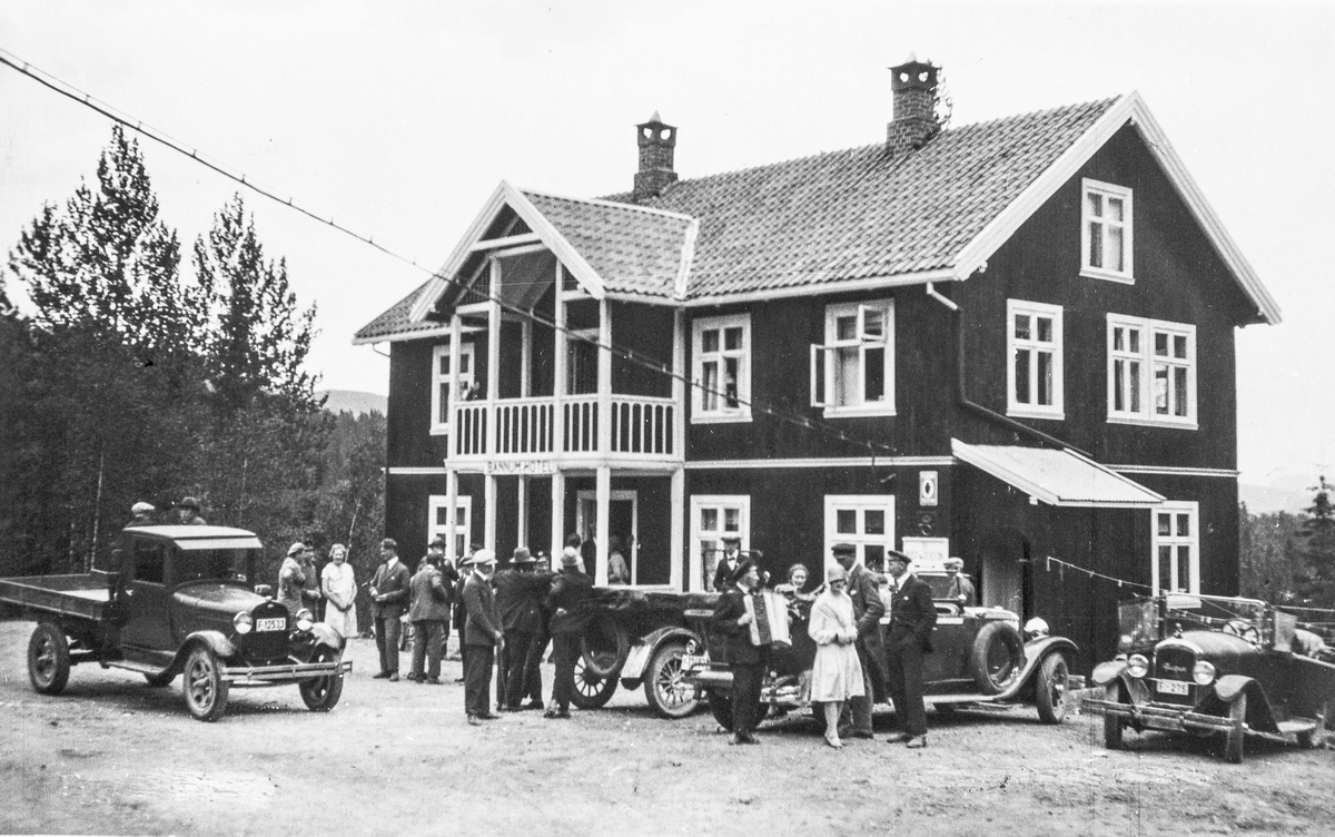 Eggedal Hotell, hvor det også var post- og telefonsentral. Ca. 1927-29.