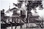 Västerås, Stallhagen, kv. Paula 2.
Villa uppförd på 1890-talet, 2000.