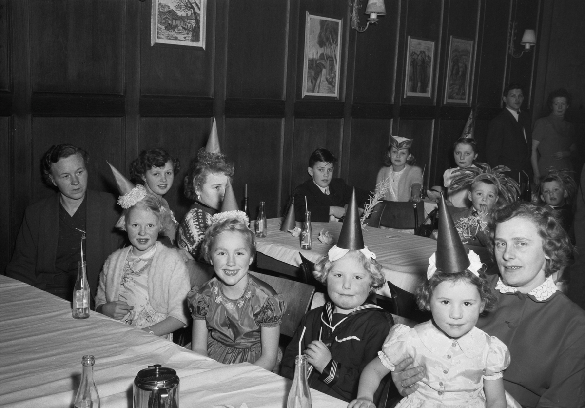 Ørens Mekaniske Verksteds julefest for barn