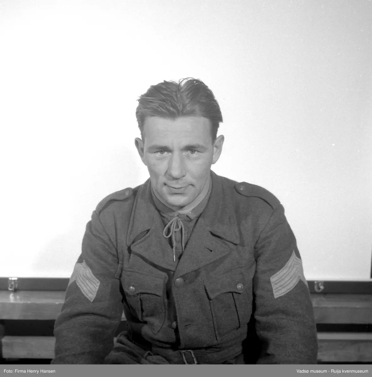 Varanger Bataljon, Nyborg 1954. Nr 10 Sersjant Arne Pedersen, portrett.
Finnmarkskompaniene Alten kredskompani og Varanger kredskompani ble opprettet allerede i 1898. 
Varanger kredskompani fikk sitt standkvarter i Vadsø og eksersersplass på Nyborg i Nesseby kommune. De første soldatene fra Øst-Finnmark møtte til tjeneste på Nyborgmoen 3 august 1898.  Varanger bataljon opphørte som oppsettende avdeling i 1995. 
Kilde: "Varanger bataljons historie 1898-1995" Trygve Andersen. Utgitt av Finnmark regiment. Porsangmoen 1997. ISBN: 82-994523-0-9