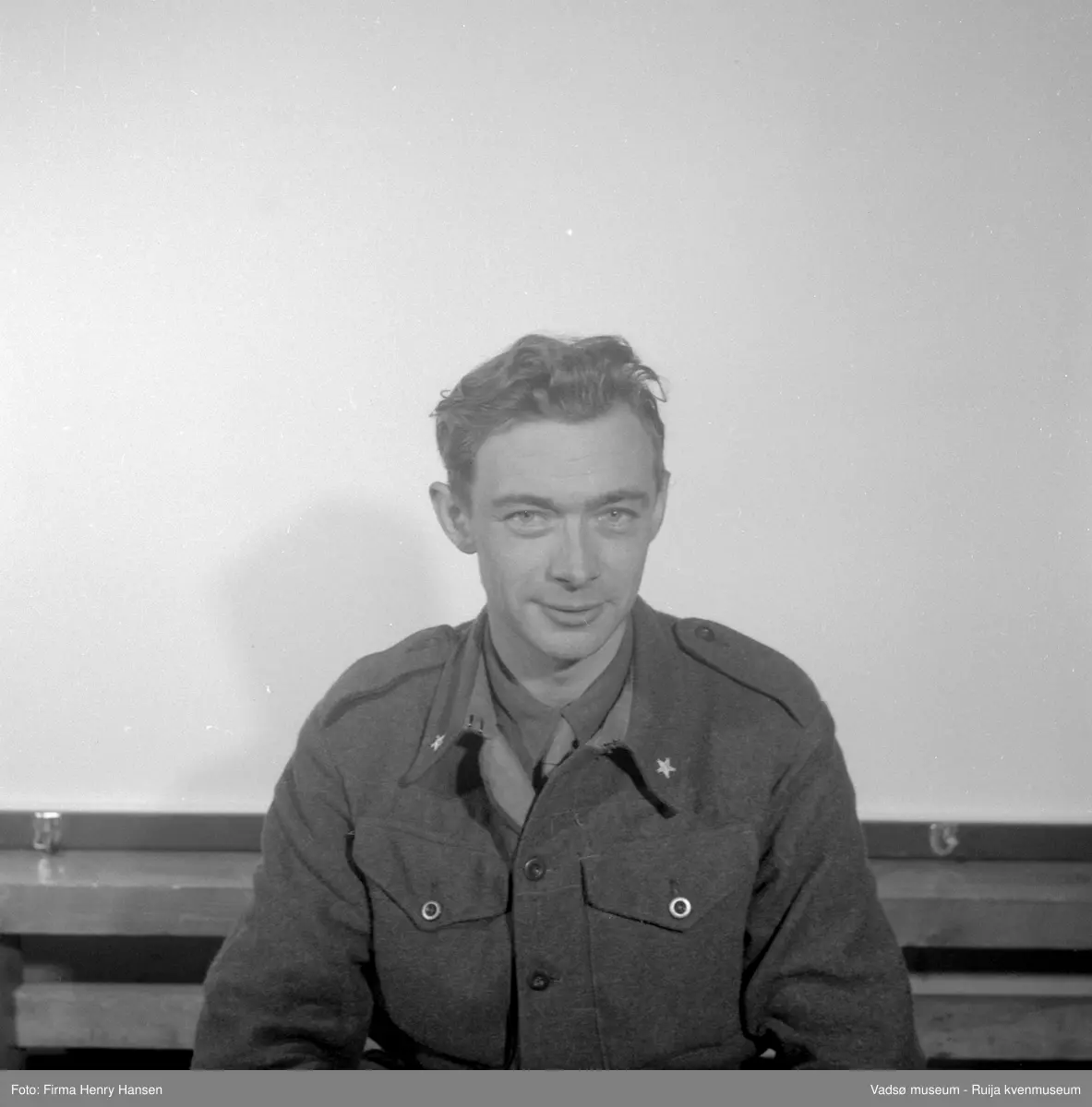 Varanger Bataljon, Nyborg 1954. Nr 12 Fenrik Erling Voigt, portrett.
Finnmarkskompaniene Alten kredskompani og Varanger kredskompani ble opprettet allerede i 1898. 
Varanger kredskompani fikk sitt standkvarter i Vadsø og eksersersplass på Nyborg i Nesseby kommune. De første soldatene fra Øst-Finnmark møtte til tjeneste på Nyborgmoen 3 august 1898.  Varanger bataljon opphørte som oppsettende avdeling i 1995. 
Kilde: "Varanger bataljons historie 1898-1995" Trygve Andersen. Utgitt av Finnmark regiment. Porsangmoen 1997. ISBN: 82-994523-0-9. 
