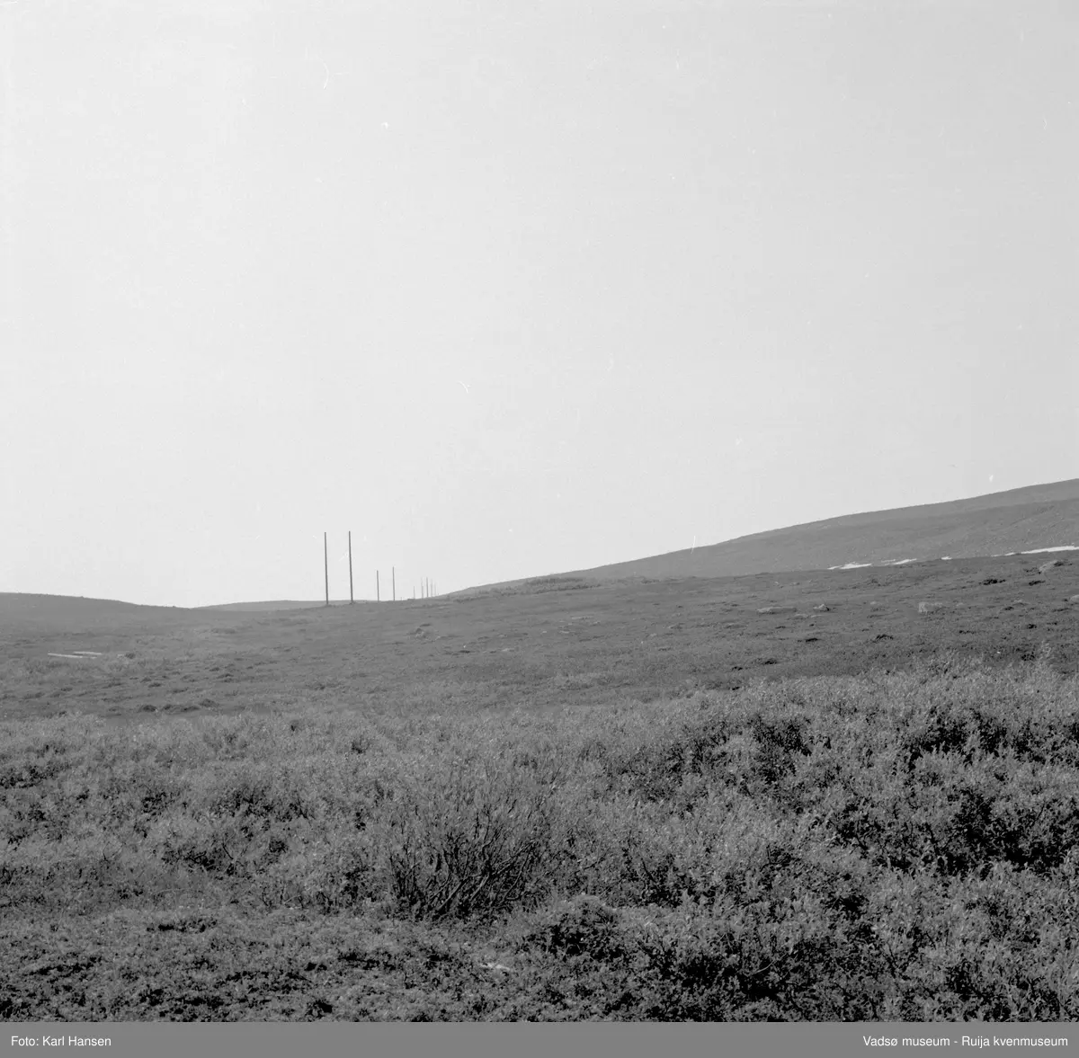 A/S Linjebygg. Anleggsarbeid i forbindelse med oppsett og montering av master i Tana i 1972