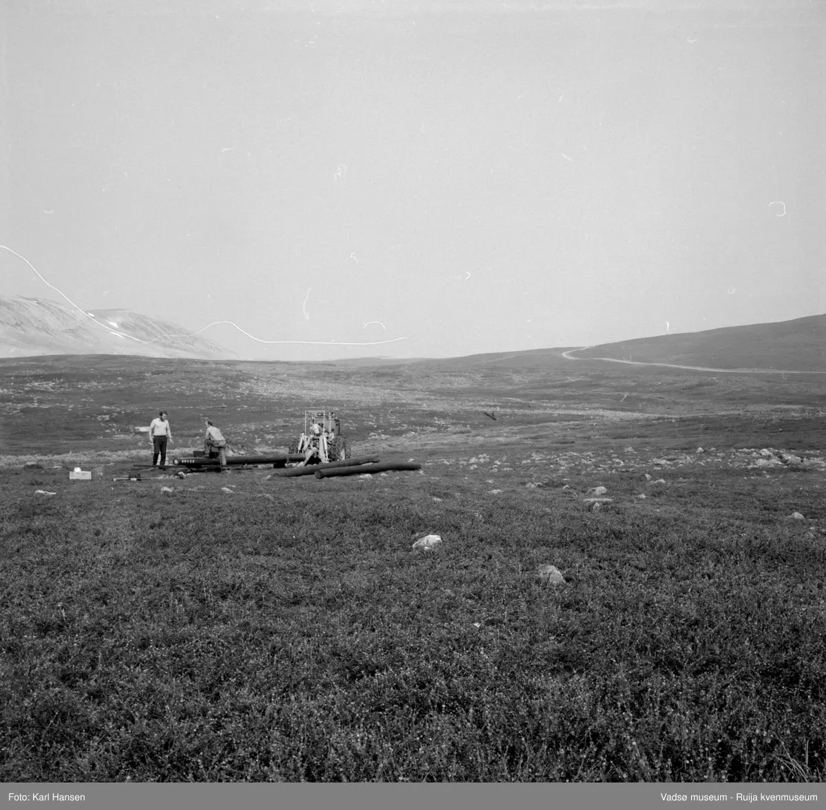 A/S Linjebygg. Anleggsarbeid i forbindelse med oppsett og montering av master i Tana i 1972