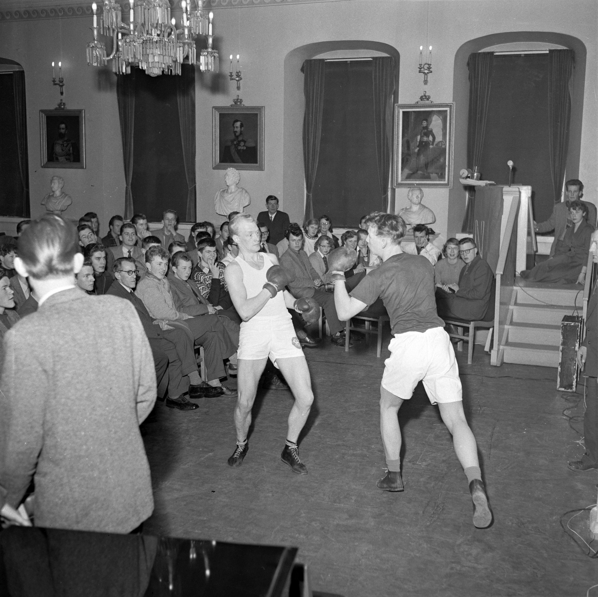 Boksekamp i Katedralskolens festsal