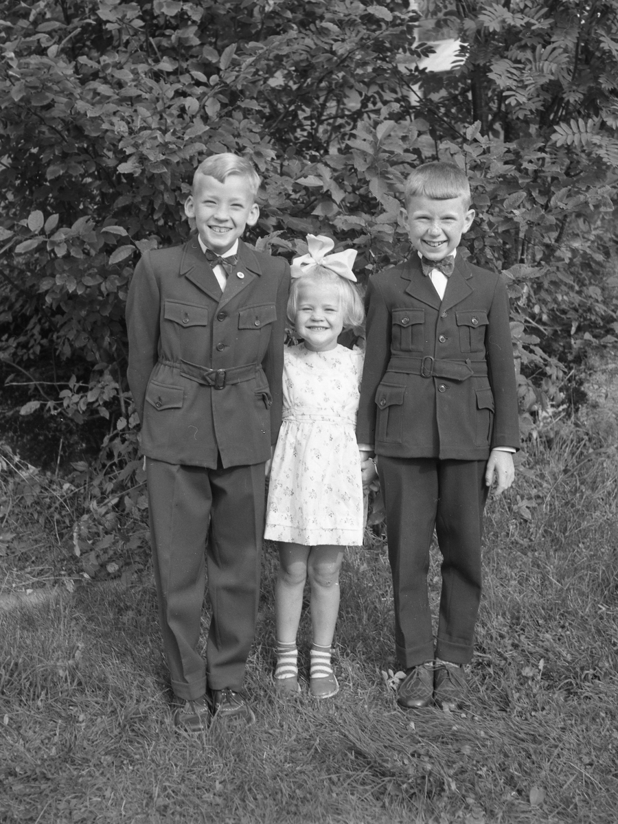 bilde av tre barn