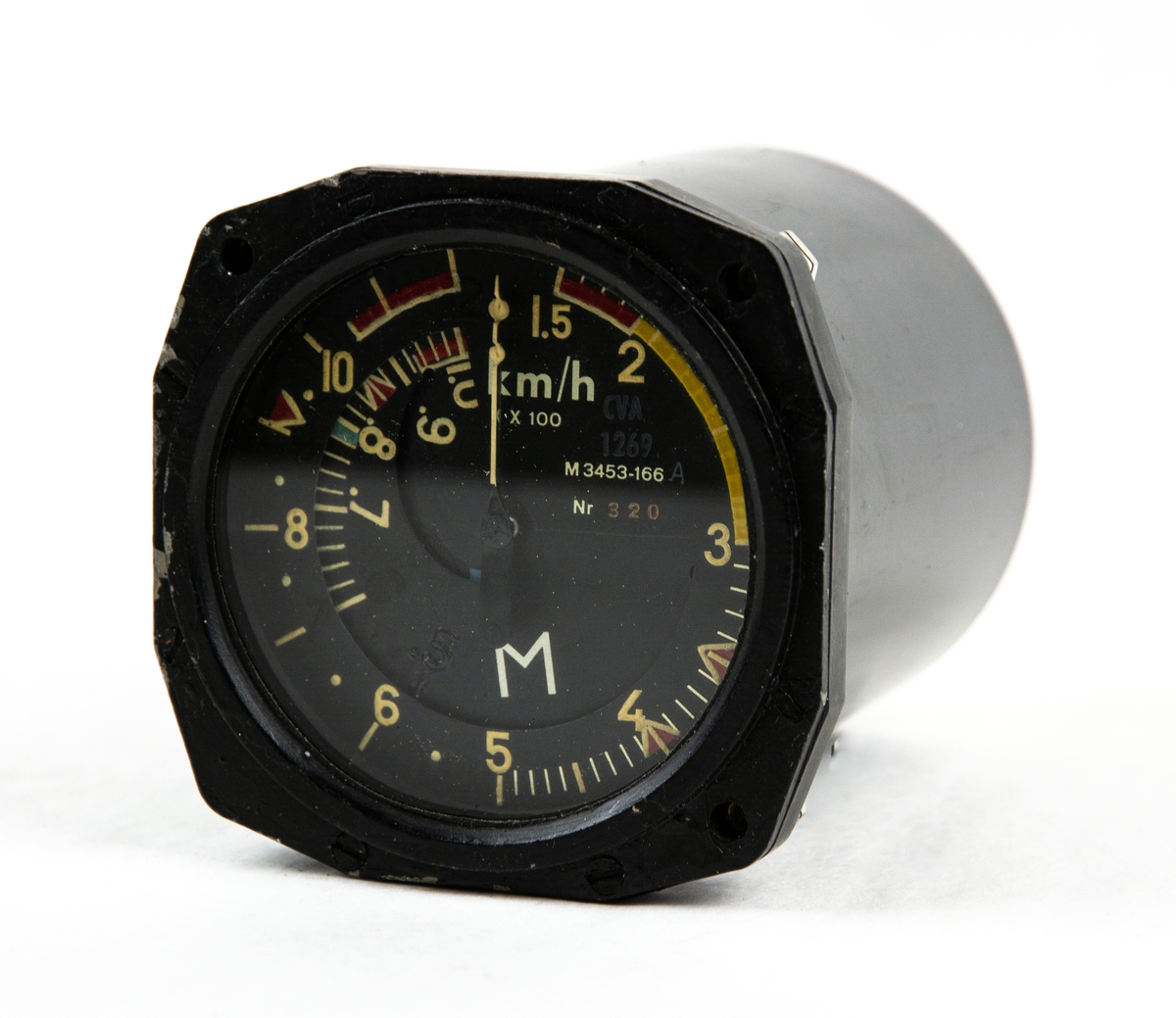 Fartmätaren är graderad från 100-1200 km/h. Fartmätaren är avsedd för flygplan 29 C, E , F Tunnan.