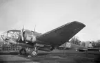 Flygplan P 5, Handley Page Hampden står på F 3 Malmen, omkring 1941.