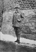 Porträttfoto av Eric von Rosen iklädd den sportdräkt han bar vid flygningen till Vasa den 6 mars 1918.