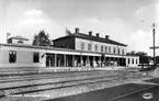 Järnvägsstationen i Härnösand. Vykort