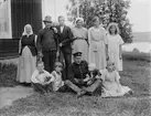 Gårdsplanen hos Sahlströms i Dalom. Fotot från cirka 1920