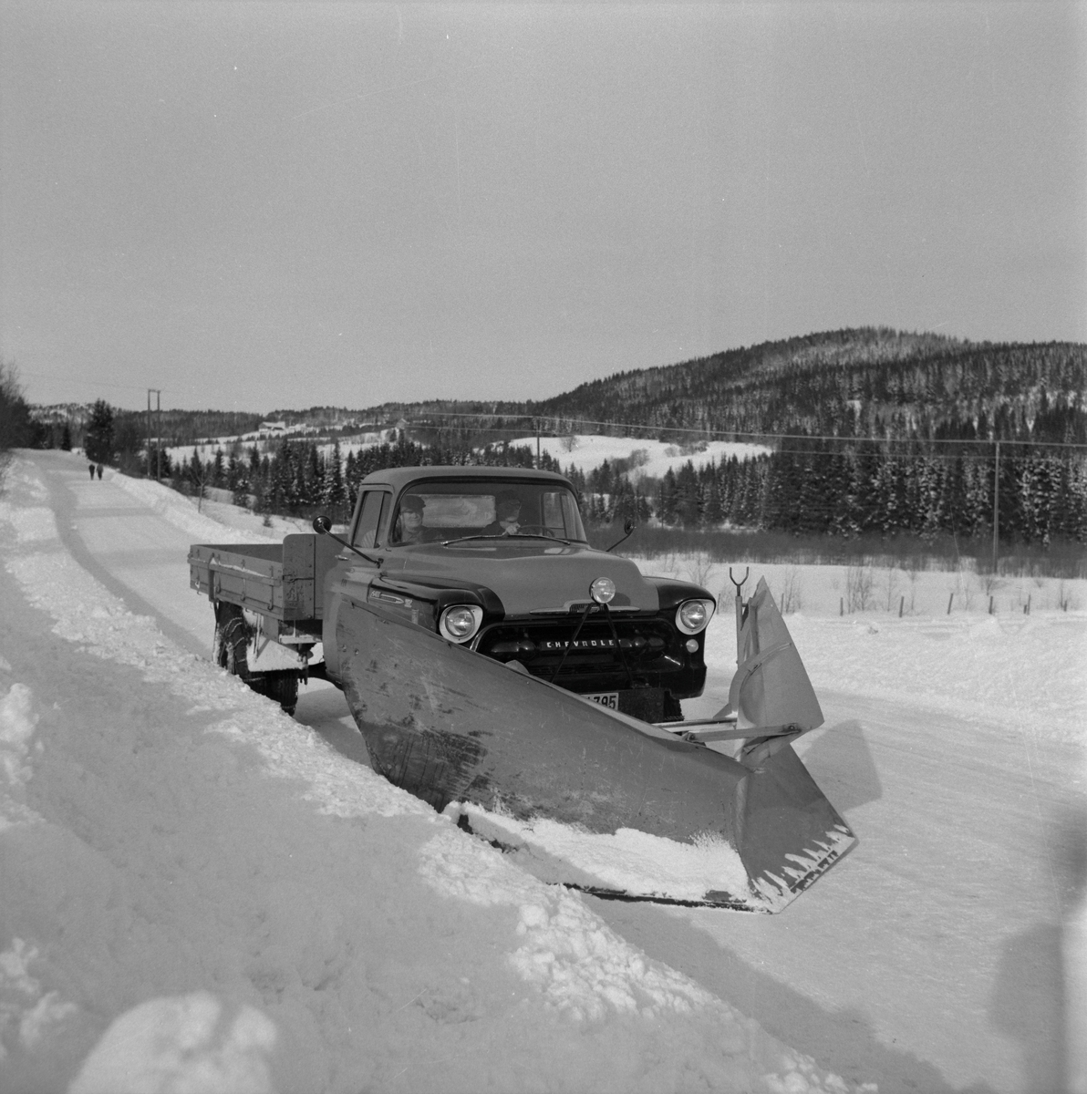 Trondheim Ingeniørvesens Chevrolet lastebil med snøplog levert av Anco