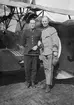 Flygförare Gunnar Hinnerson och Hugo Fredriksson framför flygplan FVM Phönix C.I Dront, 1920-talet.