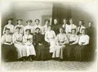 Västerås, Vasastaden, kv. Maria.
Grupporträtt från flickskolan, Fryxellska skolan c:a 1907.