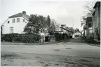 Västerås, Vasastaden, kv. Magna.
Korsningen Västmannagatan- Västra Bergsgatan, 1975.