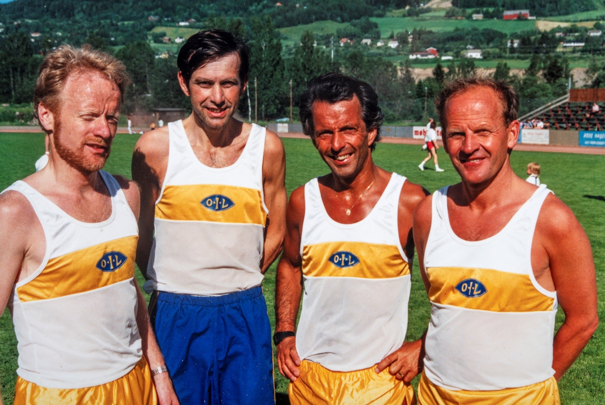 NM i friidrett for veteraner på Sveum i Brumunddal 1989. Ottestad IL`s lag ble nr 6 på 4x1500 meter stafett for utøvere i klassen 40-49 år. Fra venstre: Oddvar Fauske, Knut Nilsen, Odd Arne Sellæg og Harald Nordby.