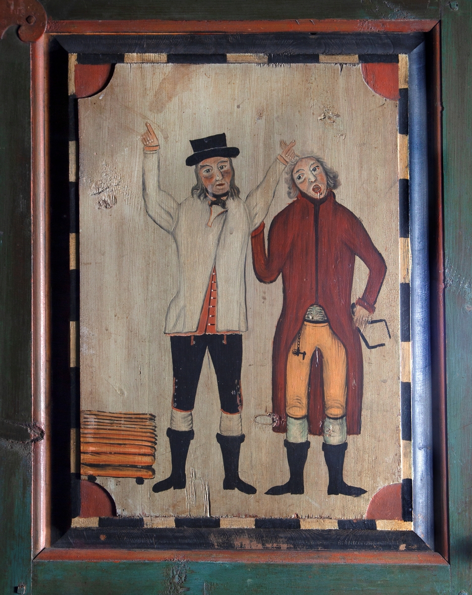 Malt av Olav (Ola) Hansson (1760-1843) fra Hovin, den mest særpregede rosemaleren i Telemark. Olav Hansson gikk mellom 1780-1800 bort fra en bypåvirket stil til en mer selvstendig måte å male på, og han forble en ener de neste 40 år. Særegen var hans bruk av figurscener fra bondens liv innimellom rosene. Her vises bonden som slåss med tømmermerkeren som har snytt ham på målet.