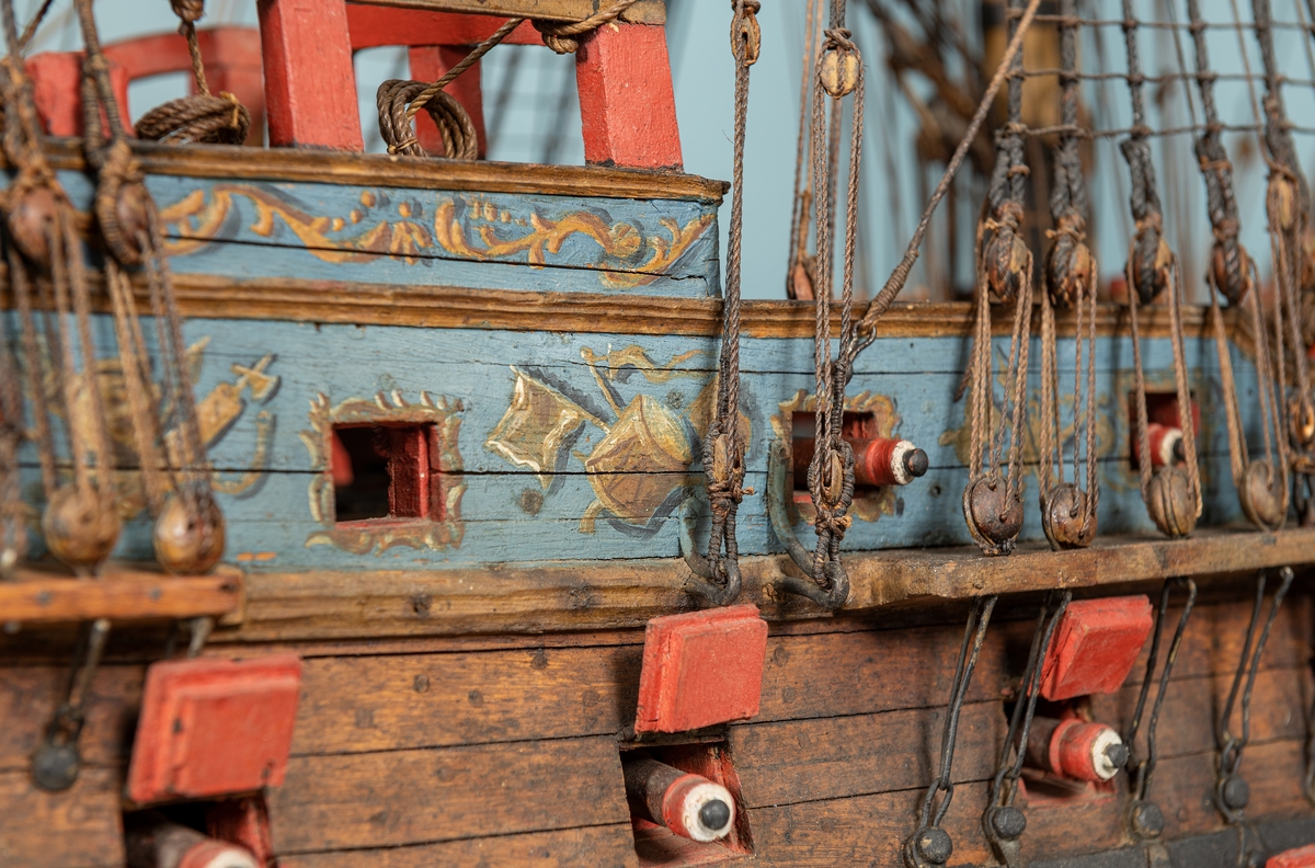 Ostindiefararen Lovisa Ulrica, byggd 1757–1763 på Djurgårdsvarvet i Stockholm. Modellen tillverkad av en av skeppets timmermän | The Swedish East Indiaman Lovisa Ulrica, built 1757–1763 in Stockholm. Model made by one of the ship´s carpenters