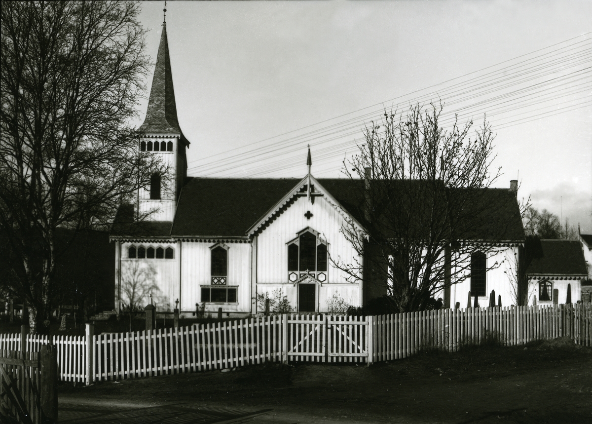 Trysil kirke fotografert fra sør.