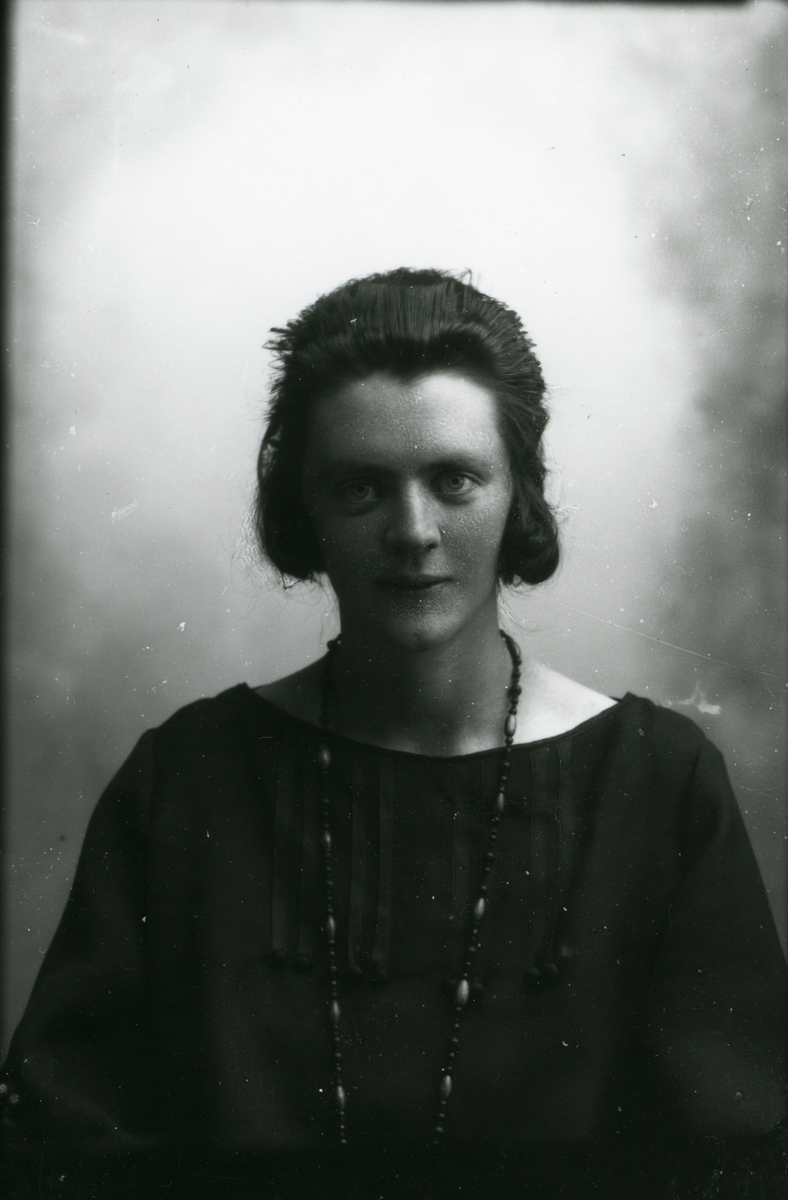 Portrett av Jorunn Bakken (Bakksætra).