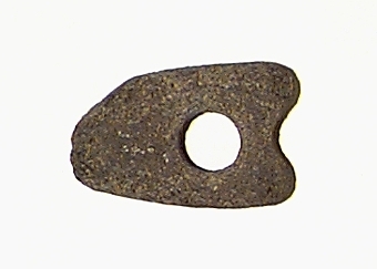 Avslagen i det gamla skafthålet, nytt hål borrat strax intill det gamla.