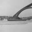 Fartyget Hude vid Sandöbron