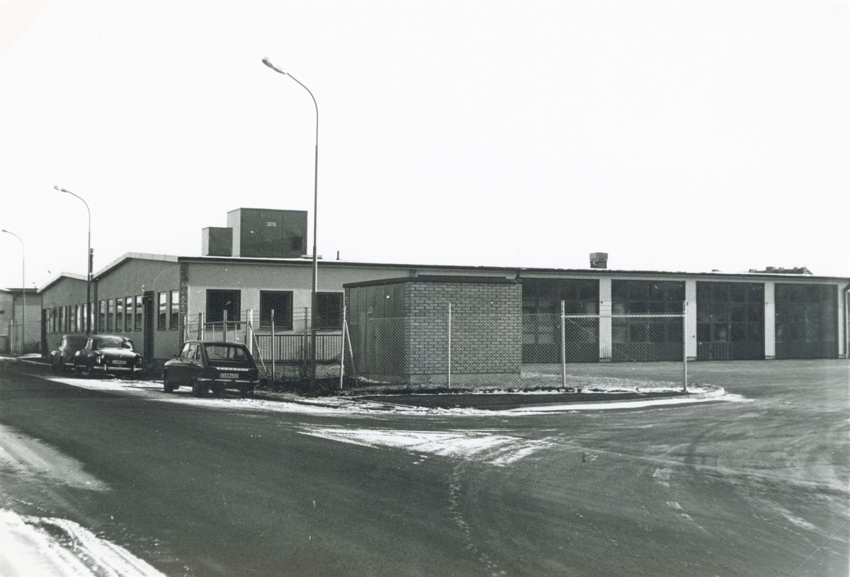 Linköpingtrafikens garage och verkstad i Barhäll, Linköping år 1977 och 1978.