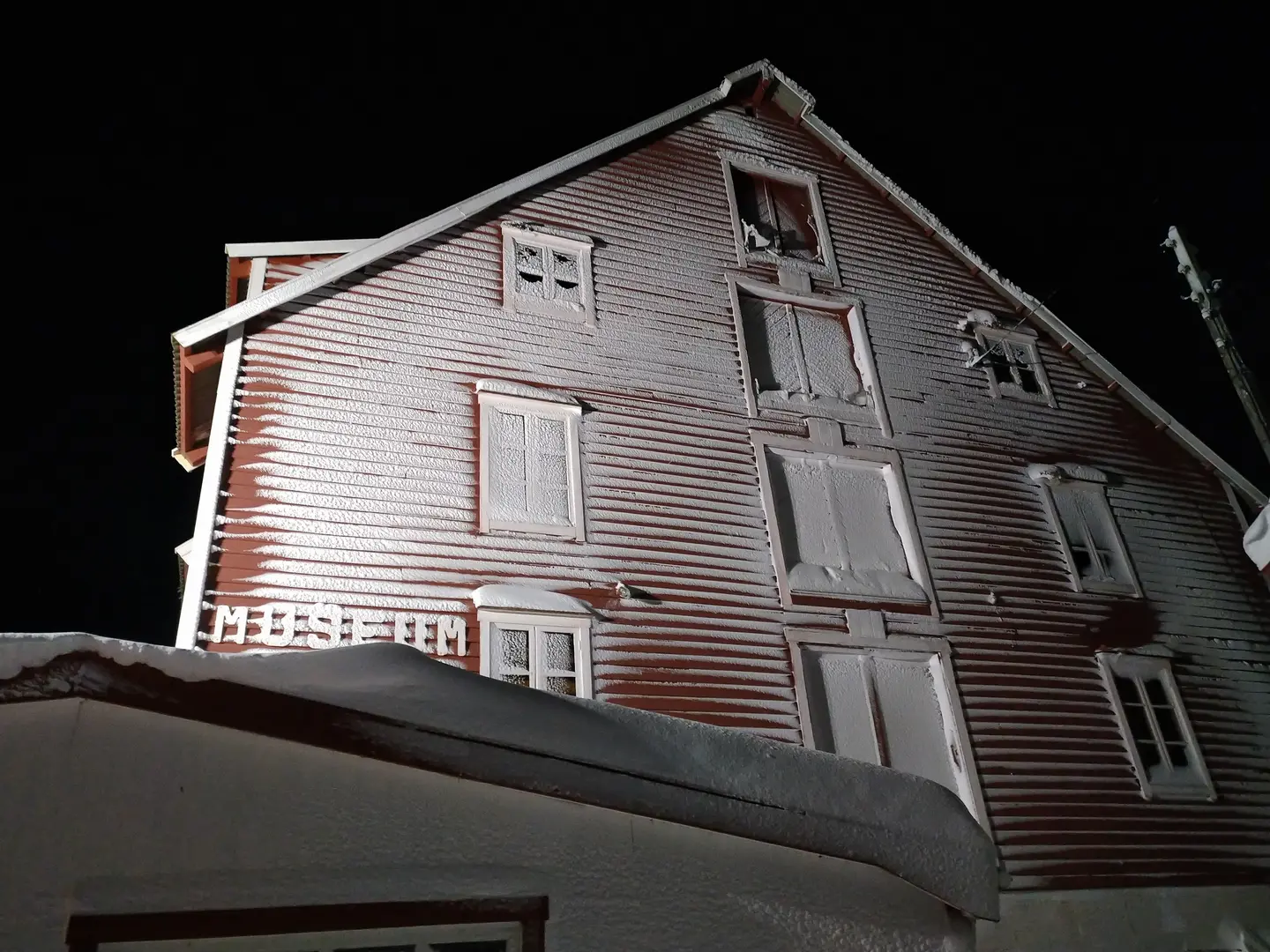 Foldabruket dekket av frost om vinteren.