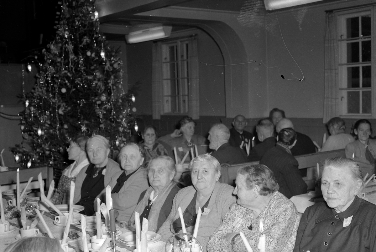 Frelsesarméen, fest for enslige gamle