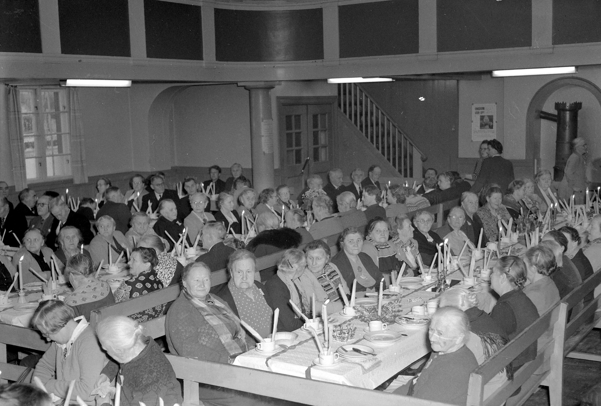 Frelsesarméen, fest for enslige gamle